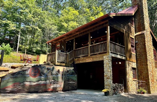 Gnaw Bone Cabin | Brown County At It's Best Beautiful Cozy meticulous clean LG Game Room arcade!