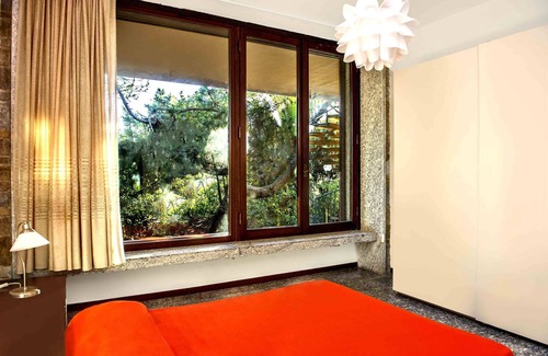 Le Rocchette Apartment | brown apartment by the sea with private beach and private parking