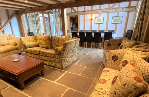 Woodbridge House | Brundish, Suffolk Large 4-Bed Barn Stunning!
