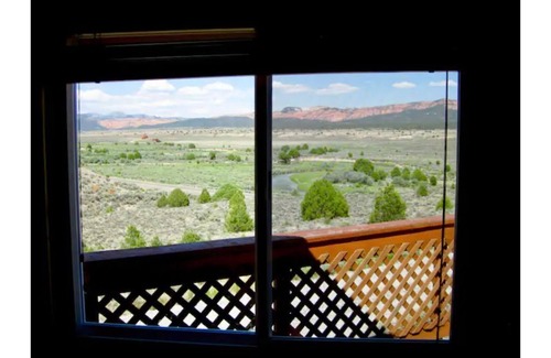 Panguitch Cabin | Bryce Canyon Deluxe Private Yurt