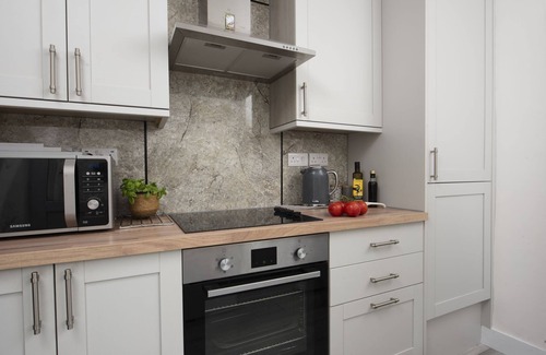 Longrock Cottage | Bryher Cottage, Longrock - a cottage that sleeps 6 guests in 3 bedrooms