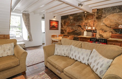 Beddgelert Cottage | BRYN AFON, family friendly, character holiday cottage in Beddgelert