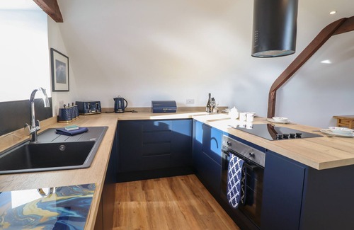 Llanegryn Cottage | BRYN EGLWYS COTTAGE, pet friendly, character holiday cottage in Tywyn