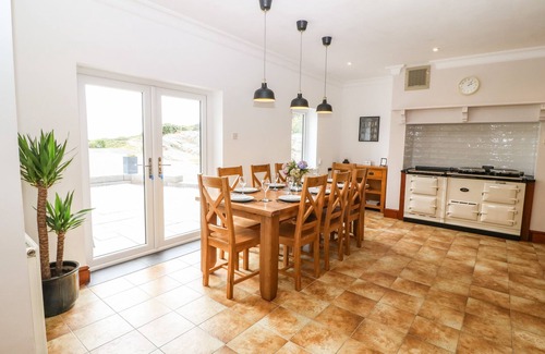 Holyhead House | BRYN MEILW, family friendly, with hot tub in Holyhead