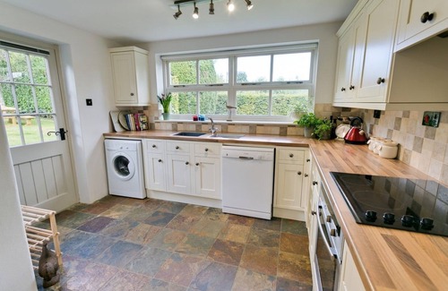 Beaumaris Apartment | Bryn Mel (Honey Hill Cottage) - a dog friendly house that sleeps 6 guests in 4 bedrooms