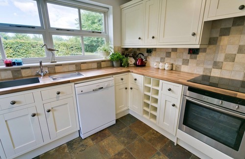 Beaumaris Apartment | Bryn Mel (Honey Hill Cottage) - a dog friendly house that sleeps 6 guests in 4 bedrooms
