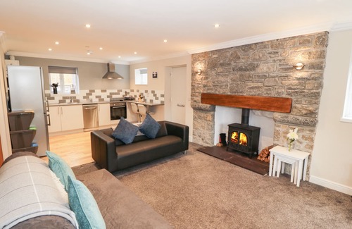 Bethesda Cottage | BRYN, pet friendly, country holiday cottage in Bethesda