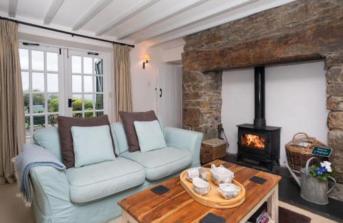 Tal-y-Cafn House | Bryn Rhydd