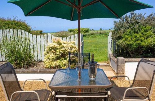 Felinwynt Cottage | Bryn-y-Mor Apartment, Mwnt