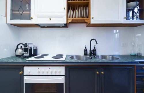Leura Cottage | Bryn-y-Mor Cottage/Romantic/Fireplace/Couples