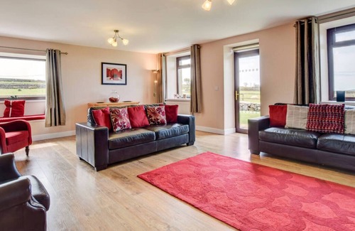 Garndolbenmaen House | Bryn Ystrad Llyn in Porthmadog