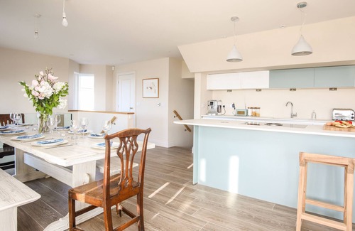 Trearddur Bay Cottage | BRYNIAU, pet friendly, luxury holiday cottage in Trearddur Bay