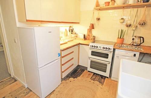 Borth-y-Gest Cottage | BRYNMOR, family friendly, country holiday cottage in Porthmadog