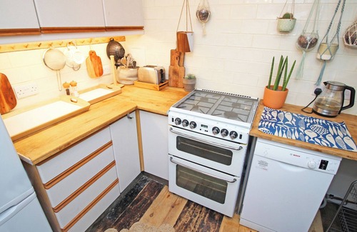 Borth-y-Gest Cottage | BRYNMOR, family friendly, country holiday cottage in Porthmadog