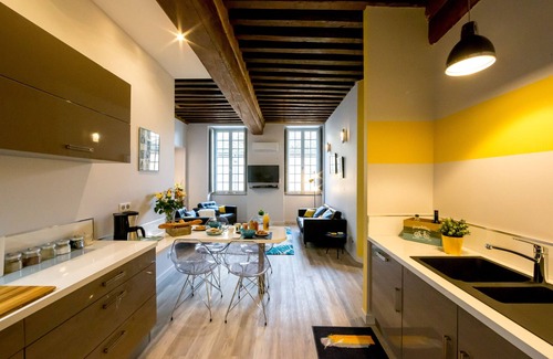 Beaune City Centre Apartment | BSH - Beaune Allerey - Parking included