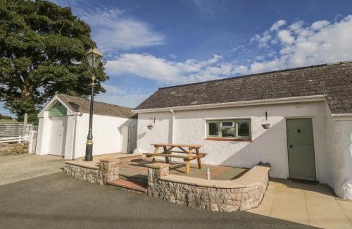 Llanrug House | Buarthau Cottage