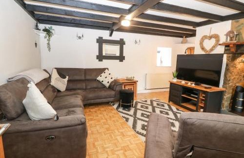 Llanrug House | Buarthau Cottage