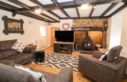 Llanrug House | Buarthau Cottage