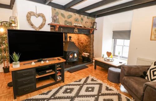 Llanrug House | Buarthau Cottage