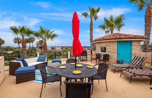 South Oceanside Condo | Buccaneer Beach Lookout Amazing home, ocean-view rooftop deck - steps to beach, garage & central AC