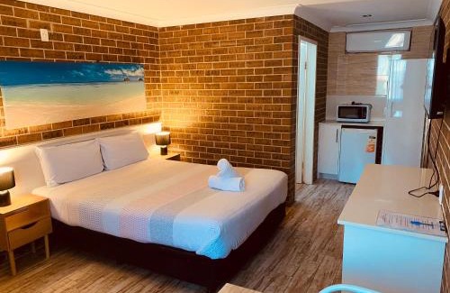Long Jetty Hotel | Buccaneer Motel