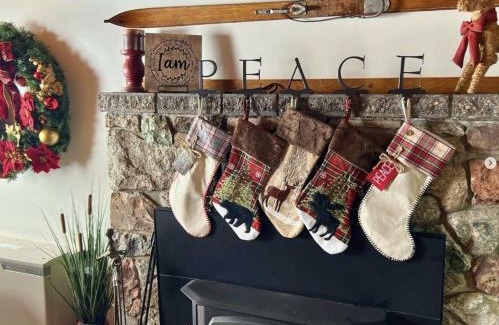 West Village House | Buckeye Bear's Den-ac-walking Distance To Town