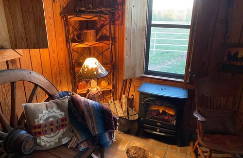 Webster Parish Cottage | "Bucking Bull Bunkhouse" on Bucking Bull Farmn