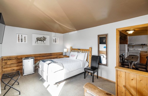 West Yellowstone Hotel | Bucking Moose The Loft (#2)