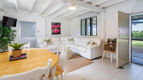 Bongaree House | Buckley's Cottage By The Sea