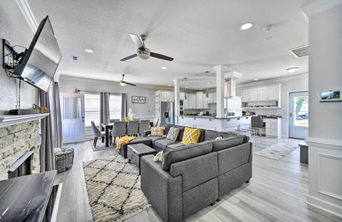 Buckroe Beach Cottage | Buckroe Family Home: Walk to the Beach!