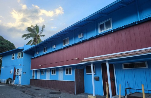 Wailuku Apartment | Budget Downtown Studio C with Dedicated Queen Bed, AC, WIFI & 4 free Streamers!