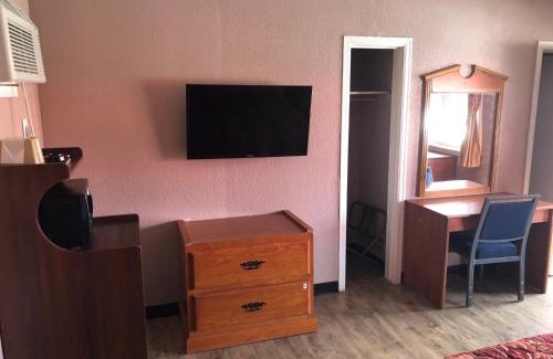 New Albany Hotel | Budget Inn - New Albany