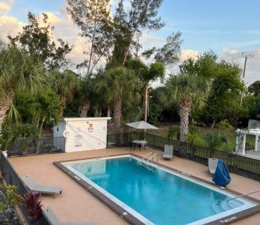 Punta Gorda Hotel | Budget Inn
