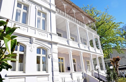 Sellin Cottage | Budget room with shower/WC on corridor 28 - Wilhelms Hostel in Ostseebad Sellin