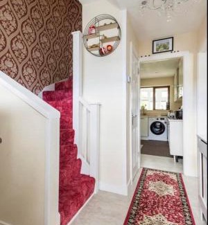 Farnborough and Crofton House | Budget Stay - Greater London - Orpington -Near PRUH - Parking - Train from London Bridge