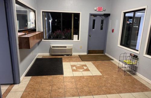Columbus Hotel | Budgetel Inn & Suites