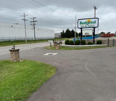 Columbus Hotel | Budgetel Inn & Suites
