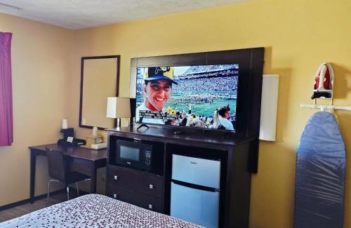 Fort Scott Hotel | Budgetel inn & Suites