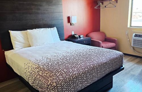 Fort Scott Hotel | Budgetel inn & Suites