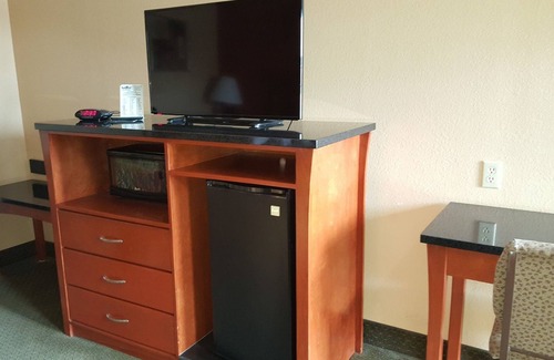 Hearne Hotel | Budgetel Inn & Suites