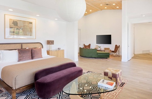 Palm Springs Villa | Buena Vista by AvantStay | Massive Outdoor Oasis w/ Pool, Spa & Firepit!