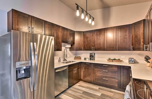 Buena Vista Condo | Buena Vista Condo: 1/2 Mile to River & Main St!