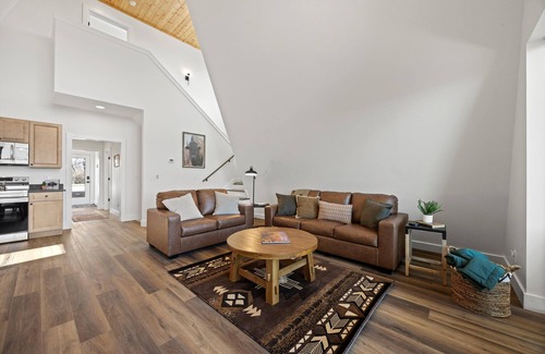Chattanooga Valley Cabin | Buffalo Bluff | Western A-frame Cabin | Bluff Views!