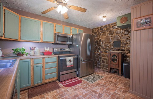 Robbinsville Cabin | Buffalo Creek Cabin | Hot Tub & Creekfront Escape