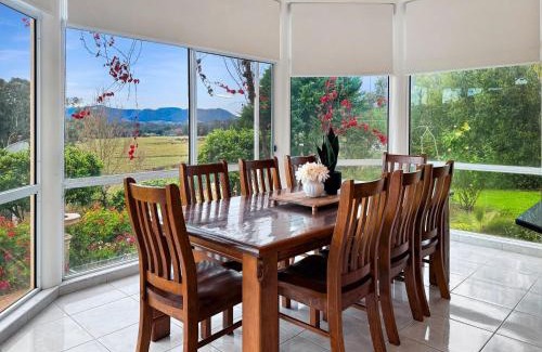 Merriang House | Buffalo River Retreat - 6 Bedroom