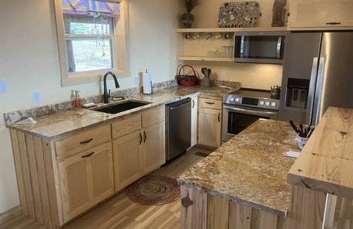 Marble Falls Cabin | Buffalo Sky Cabin has stunning views of Buffalo National River and mountains