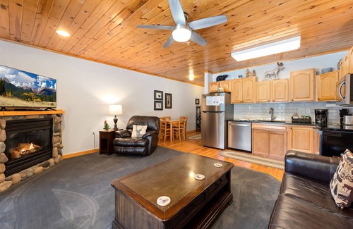 Fall River Estates Condo | Bugle Pointe B04 River View!