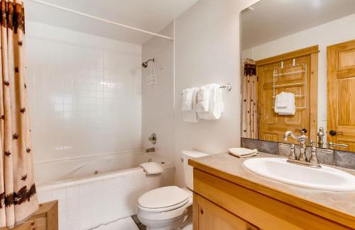 Fall River Estates Apartment | Bugle Pointe B23 by Estes Park Condos