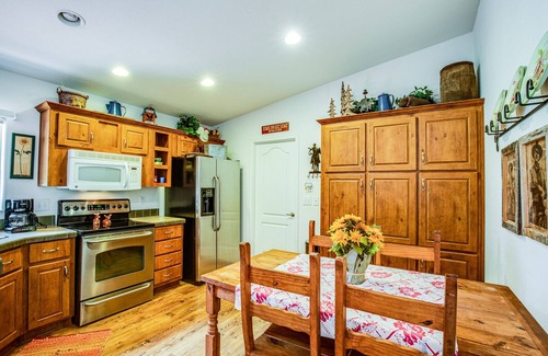 Williams Cabin | Bull Elk Lodge a cozy cabin in the woods of Northern Arizona
