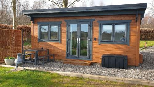 Forfar Apartment | Bumblebee Cabin and Barn Owl Cabin at Redroofs